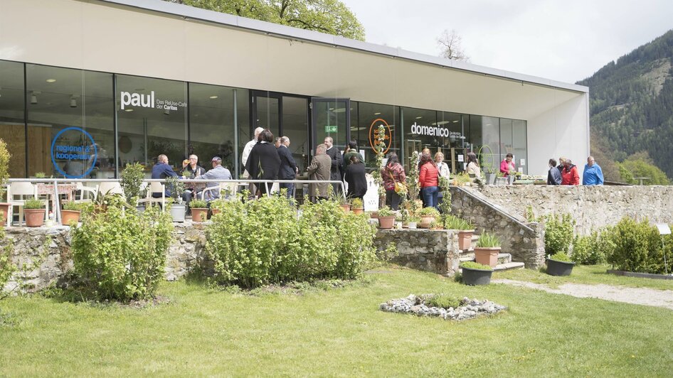 Cafe direkt im Stiftsgarten | © Caritas